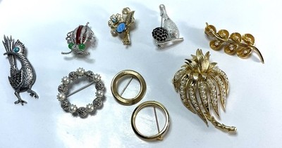 9-Vtg COSTUME Brooches- Listner, J Ritter, Dodds-Rhinestones, Pearls