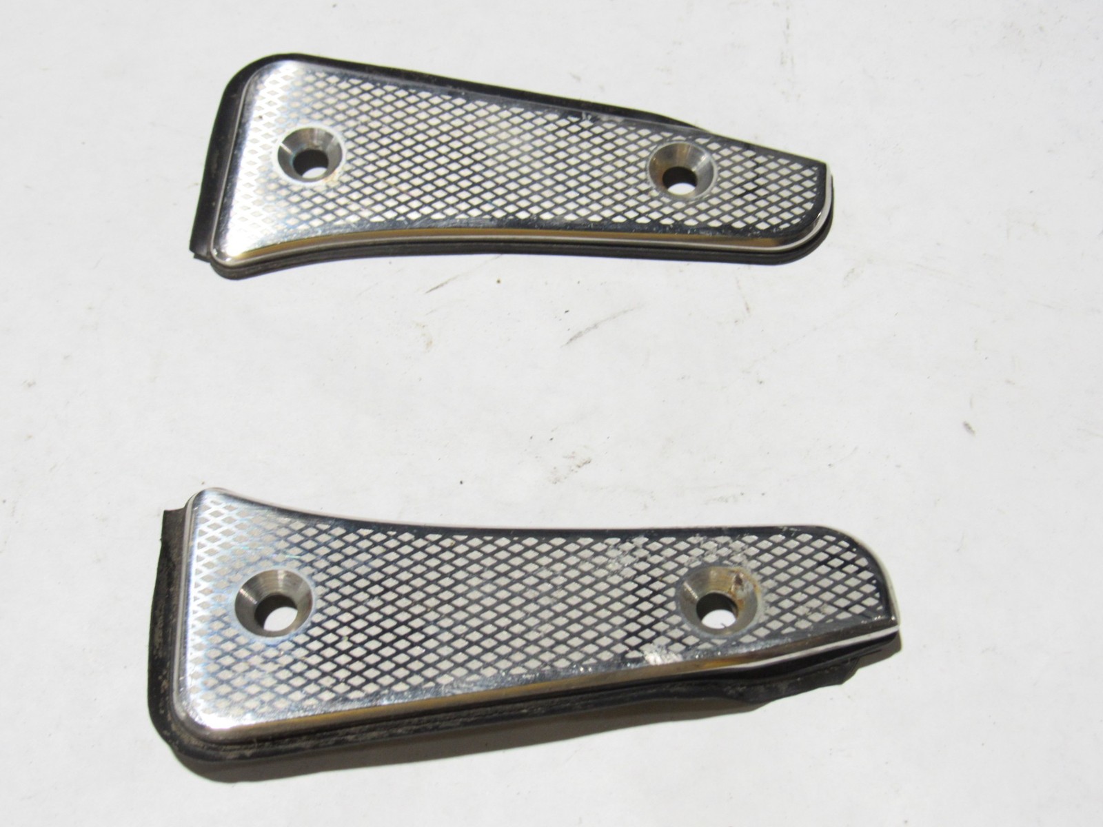 Bentley Continental GT 2012 Rear Right Left Bumper Plate Gasket Set 11-18 ;#3