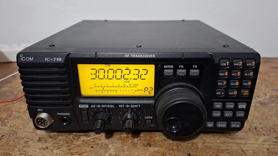 ICOM IC 718 HF TRANSCEIVER - Image 3 of 4