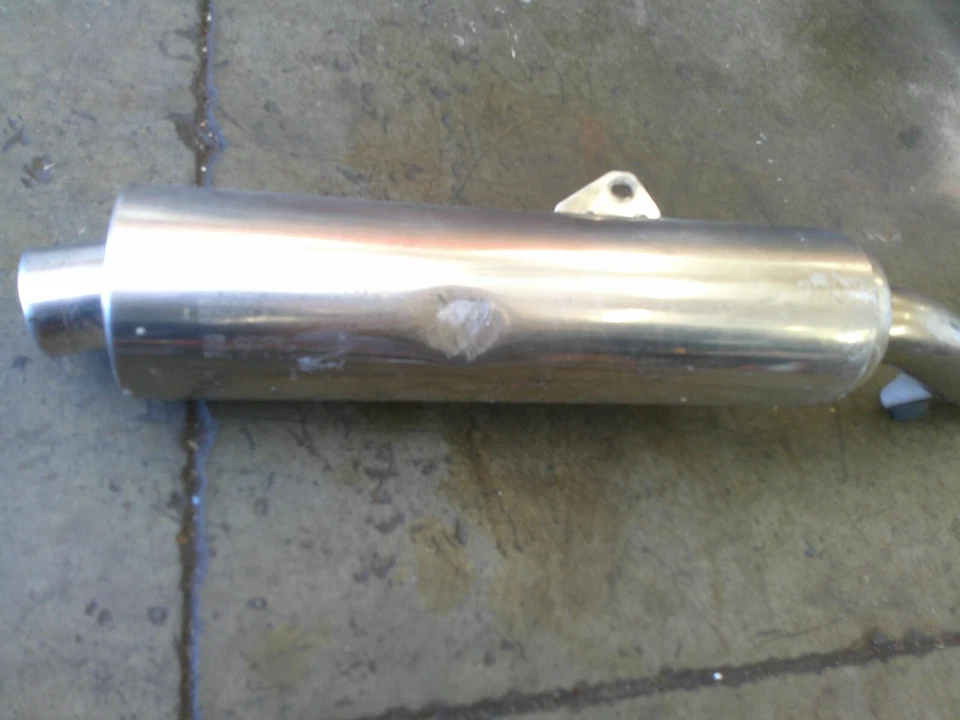 Kawasaki ZR7 ZR750 1999-2004 escape completo completo de fábrica Foto 3 de 4