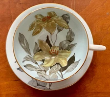 Clarence & Windsor Tea cup & Saucer White Flower Trillium w/orange centers