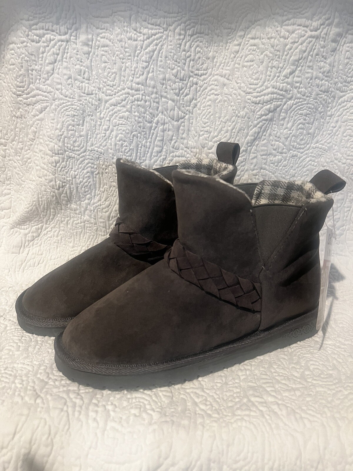 Water resistant suede boots 2025