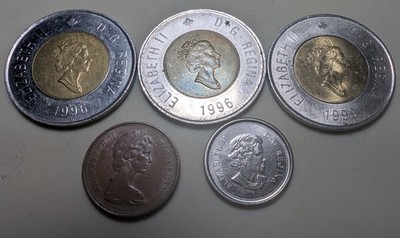 Set of Canada currency 2 Dollar Coin 1996, 1999 Queen Elizabeth II As Pictured