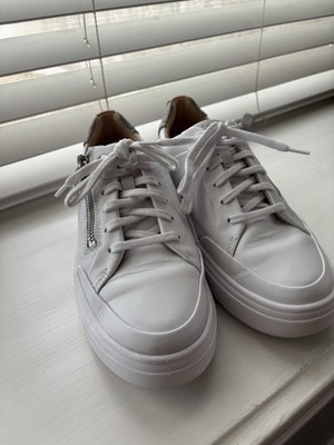Clark women s UN Rio, zip leather sneaker size 8 1/2