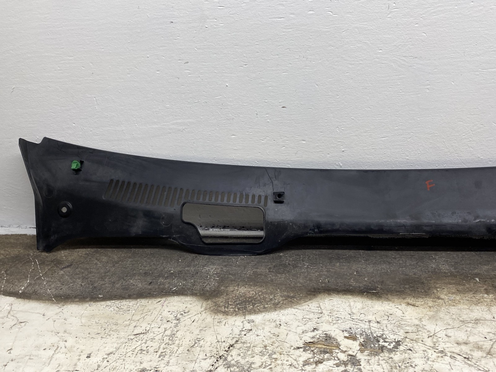 2010-2020 BENTLEY MULSANNE OEM FRONT AC WINDSHIELD COWL GRILLE TRMI COVER PANEL