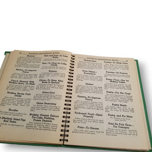 Watkins Household Hints Book 1941 Elaine Allen Green Kitchen Decor Vtg Housewife - Picture 16 of 21
