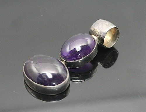 MAGNIFICENT VINTAGE GENUINE AMETHYST CABOCHON STERLING SILVER ELONGATED PENDANT