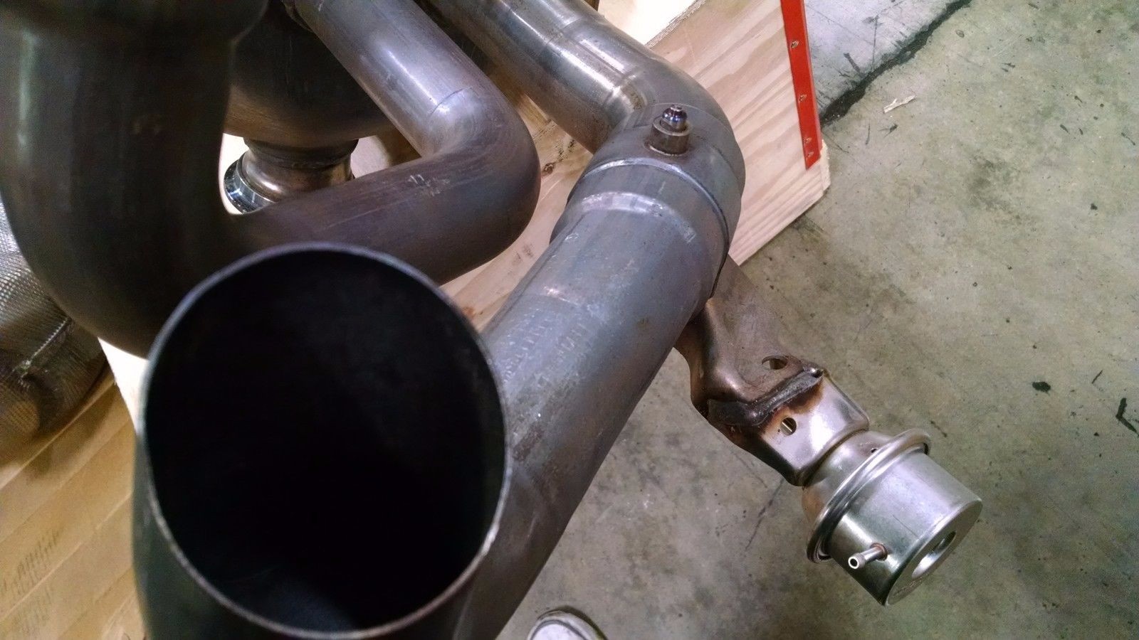 LAMBORGHINI HURACAN OEM STOCK FACTORY EXHAUST MUFFLER 