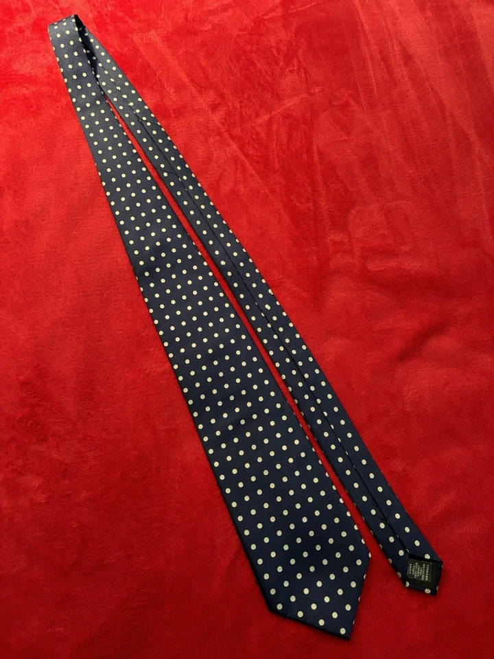Corbata Banana Republic 100 % seda azul con lunares tejidos pálidos 3,75 W x 58 L usada en excelente estado Foto 4 de 4