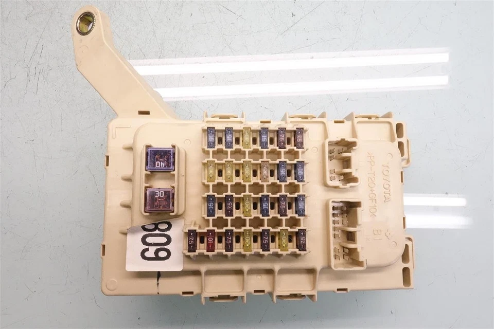 Caixa de fusíveis painel de instrumentos Lexus Rx300 2000-2003 82730-48022 - Imagem 3 de 4