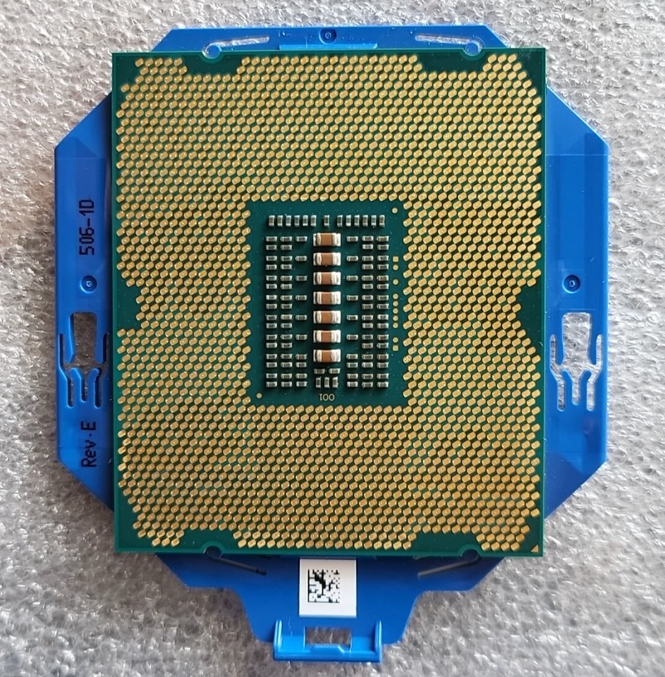 Procesador CPU Intel Xeon E5-2640 V2 2 GHz SR19Z 8 núcleos 20M 16 hilos LGA2011  Foto 2 de 2