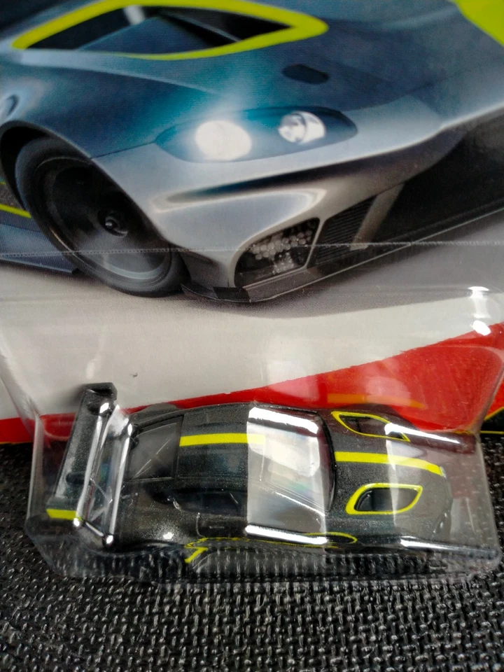 ASTON MARTIN VANTAGE GTE HOT WHEELS MATTEL 1/64 EURO SPEED CAR CULTURE 2025 - Immagine 3 di 4
