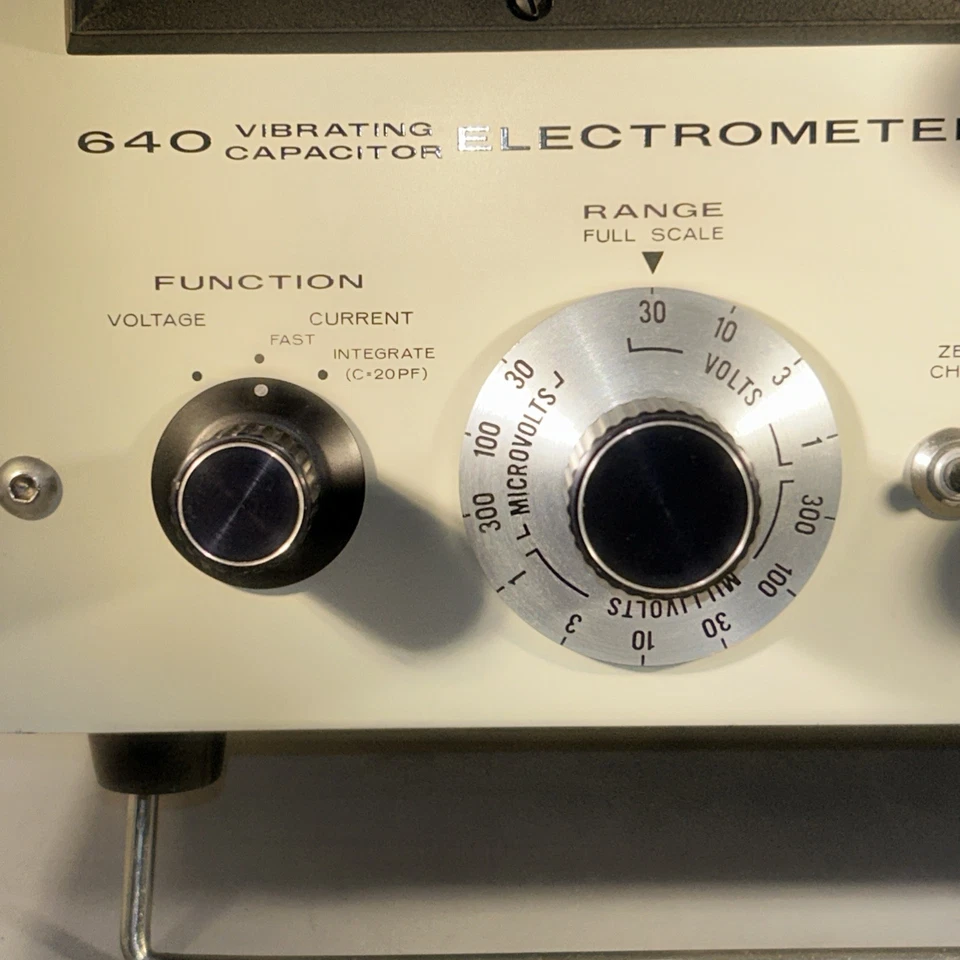 Винтажный вибрационный конденсаторный электрометр Keithley Instruments 640, отличное качество - Изображение 2 из 4