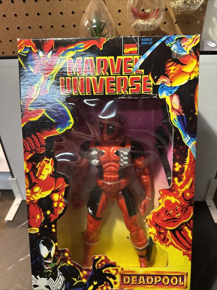 Figura de acción RARA Marvel Universe Deadpool 10 pulgadas Toy Biz TOTALMENTE NUEVA EN CAJA Foto 3 de 4