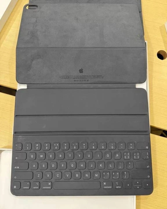 Apple iPad Pro 12.9 (3rd) Gen Generation Smart Folio Case Keyboard