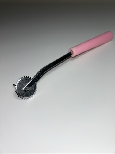Vintage Traum Sewing Tracing Wheel Pink Plastic Handle Japan