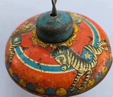 1960's SPIN TOP TIN TOY DIAM 5.5" VINTAGE WOODEN HANDLE Works
