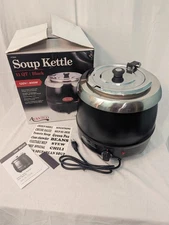 11 QUART AVANTCO 177S30 STAINLESS STEEL BLACK SOUP KETTLE WARMER W/HINGED LID 