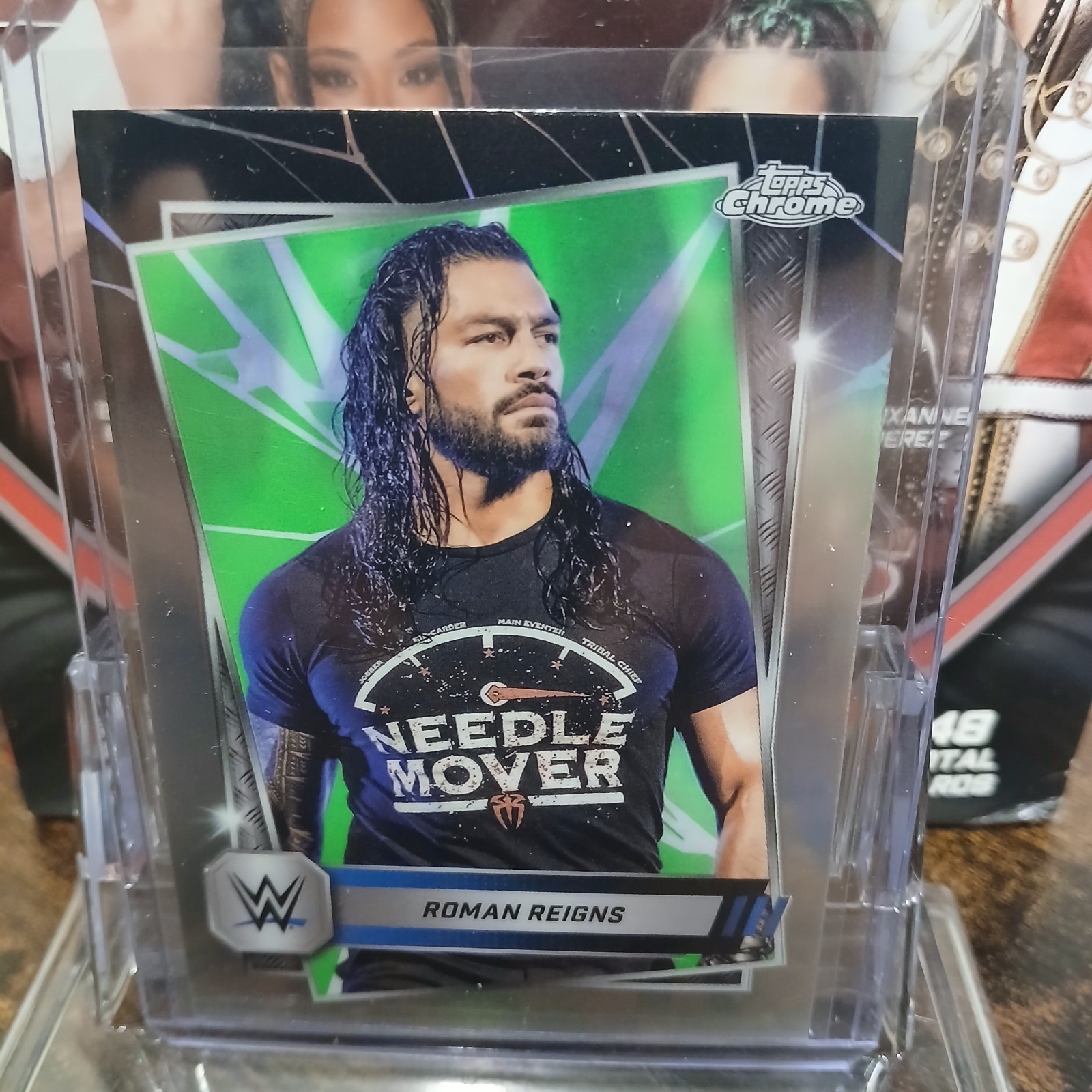 2025 Topps Chrome WWE - Roman Reigns #3 Neon Green & Black Refractor