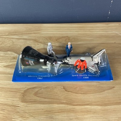 Hot Wheels STS-95 Space Shuttle Discovery Diecast With Stand John Glenn 1998