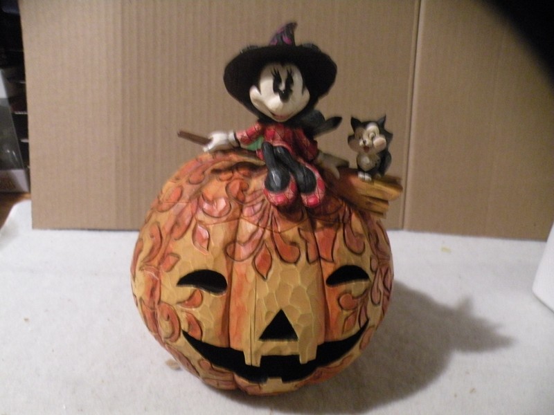 DISNEY SHOWCASE/JIM SHORE 'A SPELLBINDING HALLOWEEN' #4008070 MINNIE PUMPKIN NEW