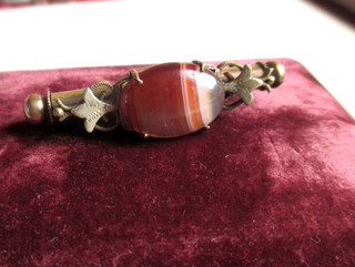 edwardian nanny brooch needle case etui banded carnelian stone