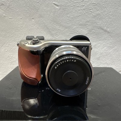 Hasselblad Lunar Camera Kit 18–55mm + Original Black Lacquer
