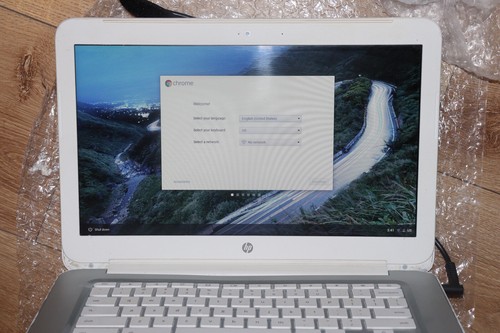 HP Chromebook -14 inch (Intel Celeron, 1.1 GHz, 4GB, Laptop - White - Picture 6 of 8