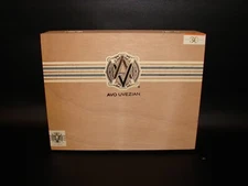 AVO UVEZIAN Empty Wooden Cigar Box -- AVO CLASSIC No 2 TOROS -- $4.00 SHIPPING