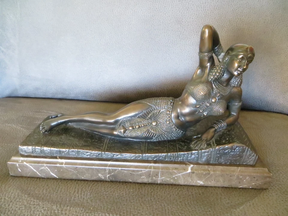 Bronze, Art Deco, signiert Chiparus, 5,920 kg, 35,5 x 12 x 21 cm - Bild 2 von 4