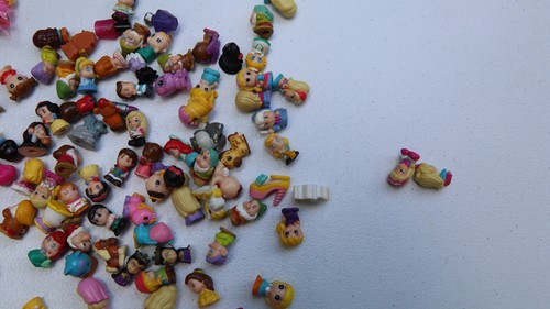 Huge SQUINKIES LOT - DISPENSES WITH TOYS, DISNEY SQUINKIES, BUILDINGS - Picture 17 of 19