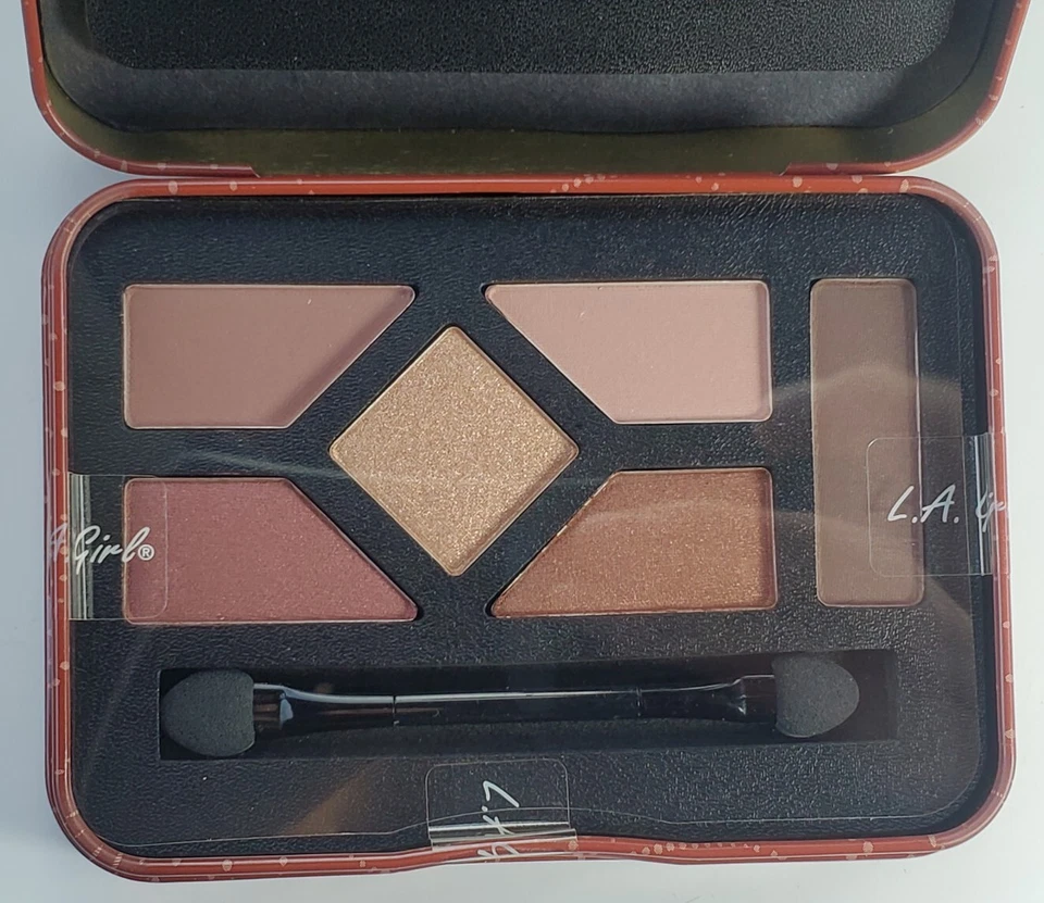 LA Girl Eyeshadow Palette - Be Bold and Beautiful  Inspiring Eyeshadow  - Image 2 of 4