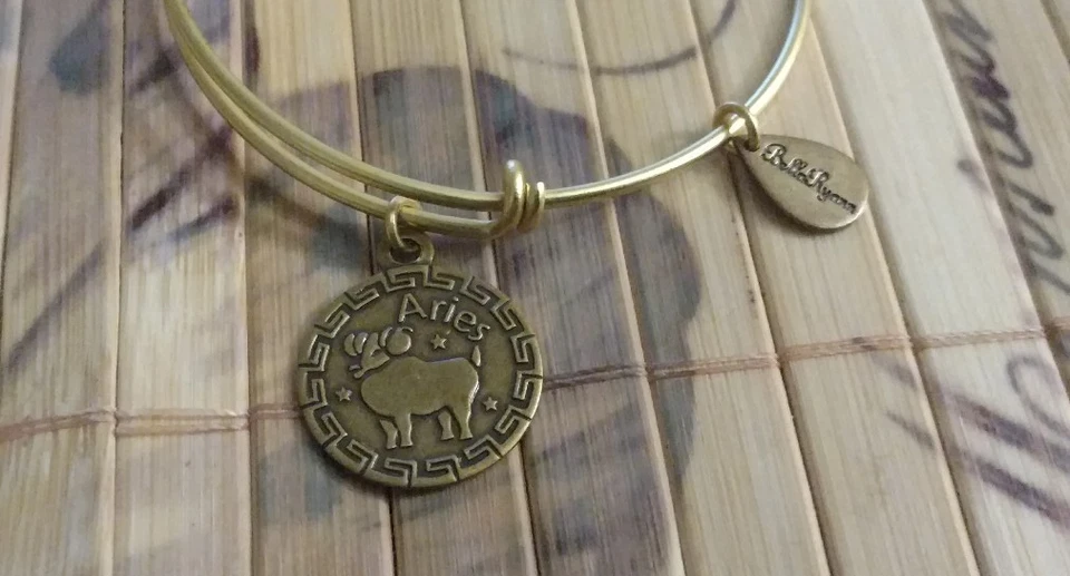 Brazalete Brazalete Expandible Bella Ryan ARIES ZODIAC en Oro Joyería para Mujer Foto 2 de 3