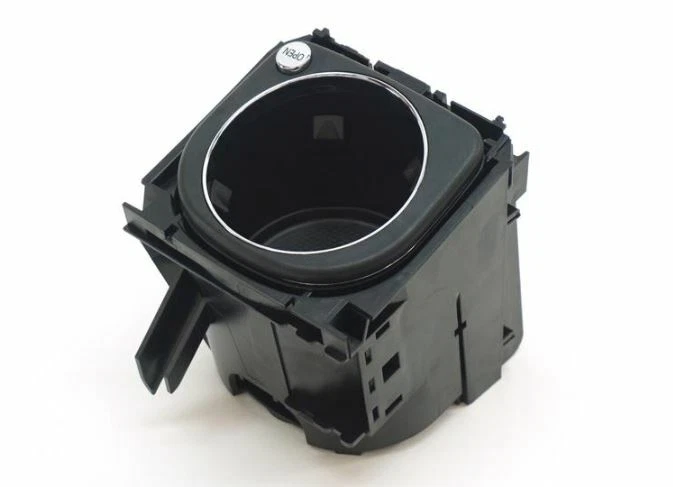 Portavasos trasero genuino Mercedes W203 Clase C en consola central tipo pulsador Foto 2 de 4