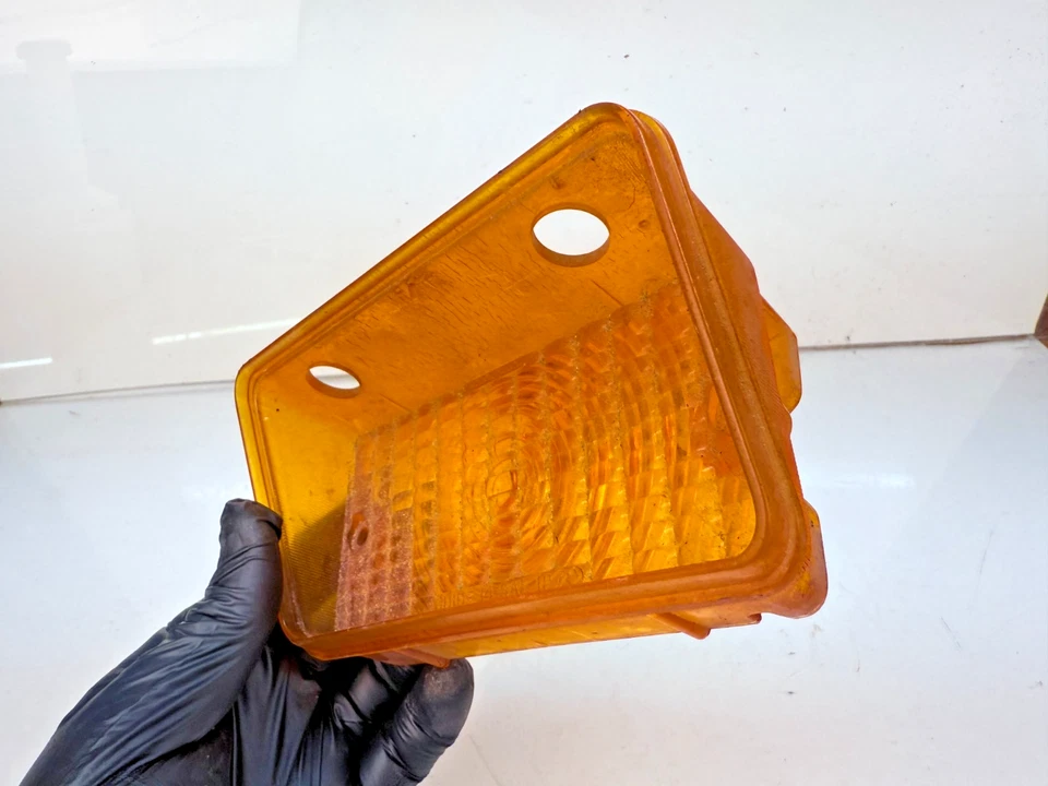 Guía de lente de luz de estacionamiento Chevrolet Chevelle 1970 fabricante de equipos originales 14 SAE IP 70 B1-4 Foto 4 de 4