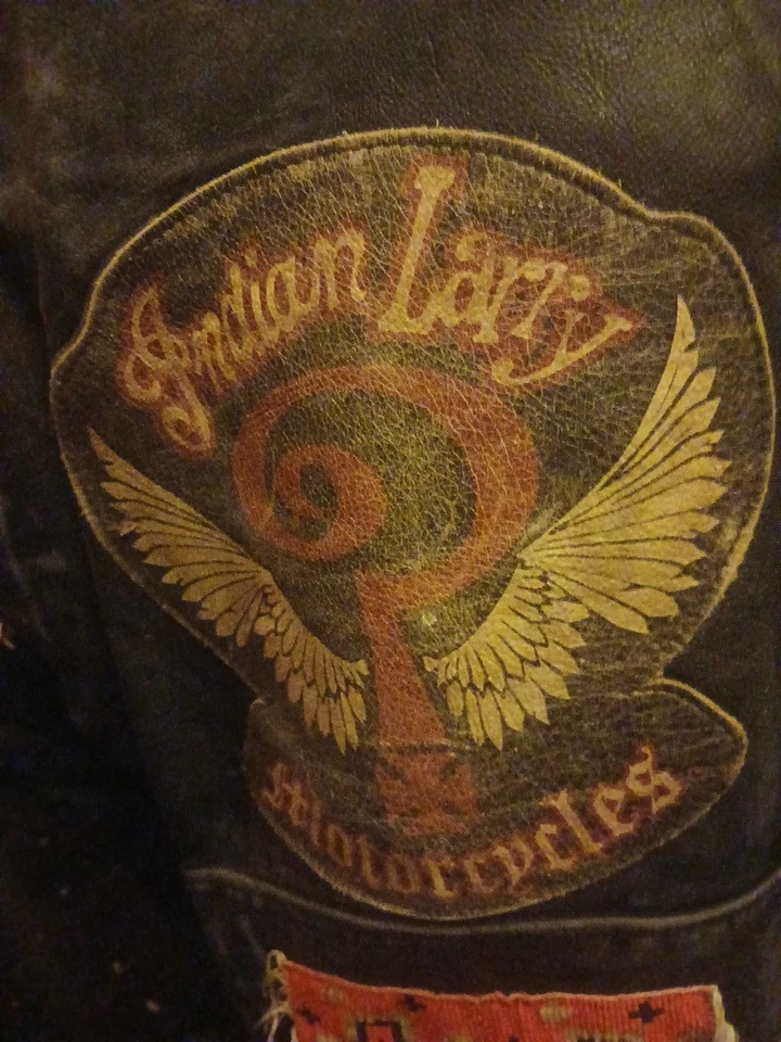VINTAGE INDIAN LARRY STEER HIDE SIOUX BEAD WORK MOTORCYCLE JACKET - Image 3 of 4