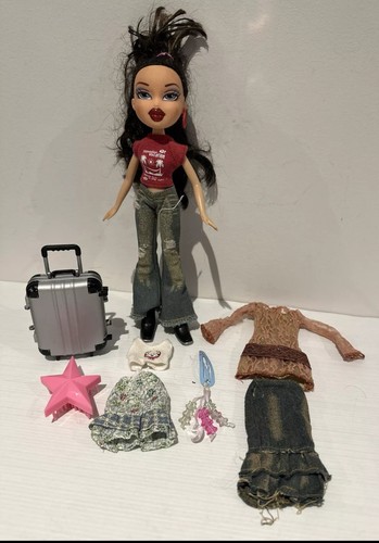 MGA Bratz 2001 Dana Doll Outfit A Lot Of Clothing Brushes Luggage & 1 Earring - Bild 7 von 14
