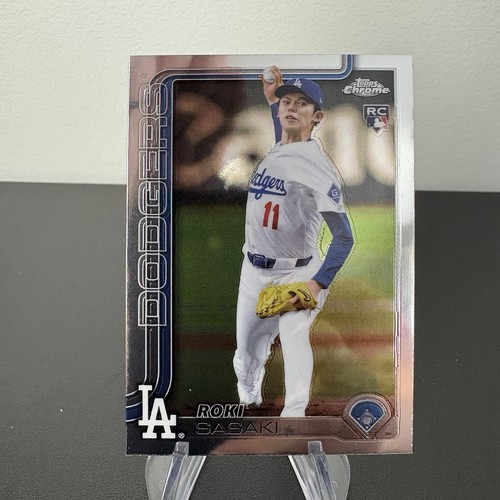 2025 Topps Chrome Roki Sasaki Rookie Los Angeles Dodgers RC Card