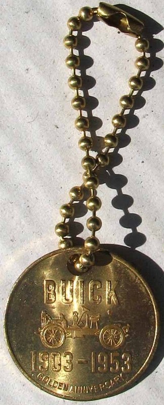 NOS 1953 BUICK GOLD PLATED BRONZE ADVERTISING KEYCHAIN BB253