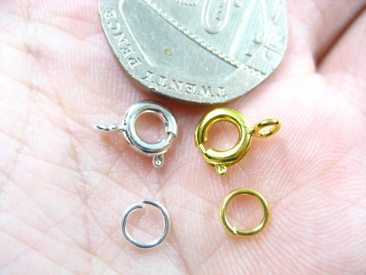 Round clasps store