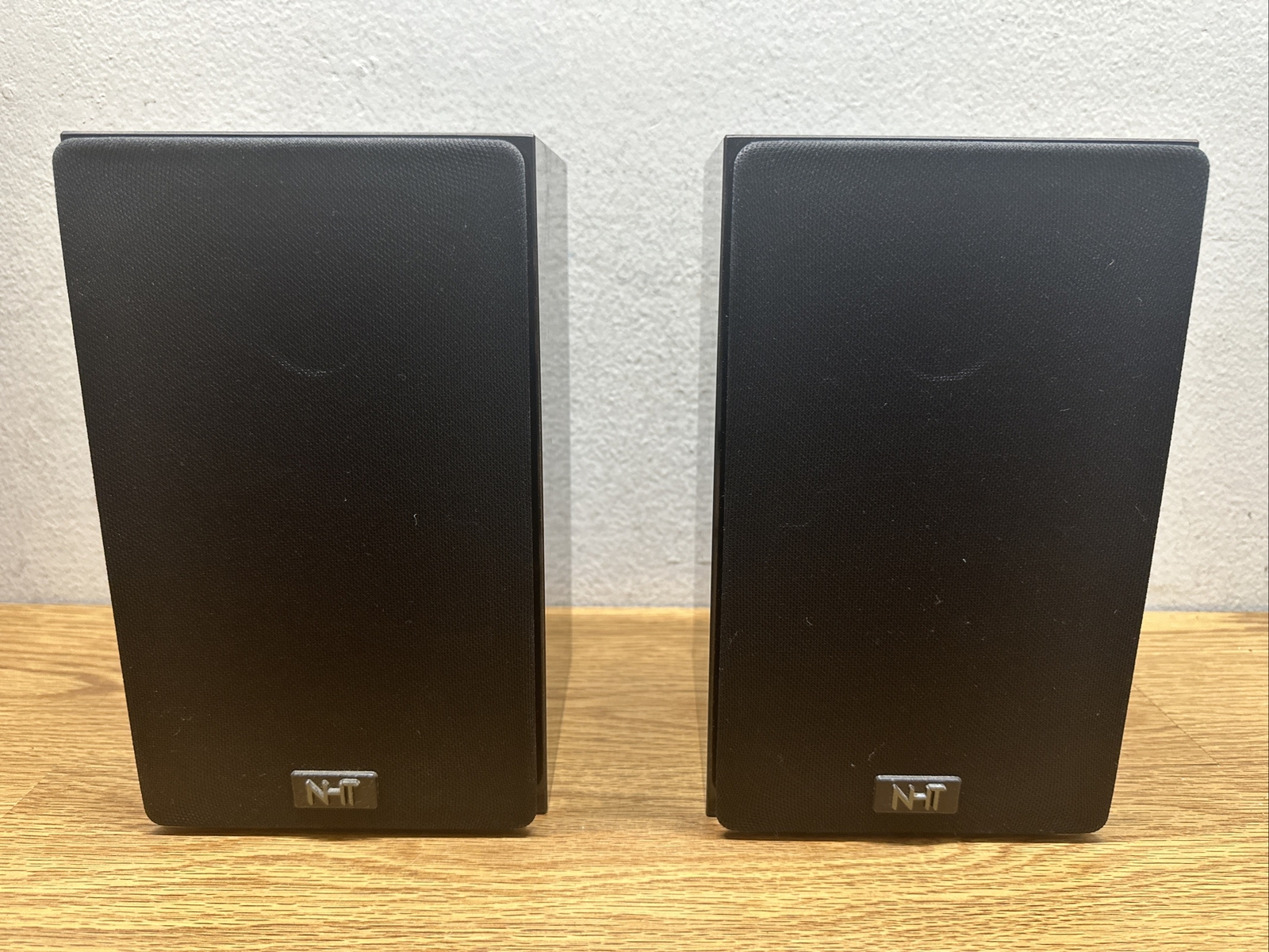 Vtg NHT Speaker System SuperZero Bookshelf Speakers (Pair) Now Hear