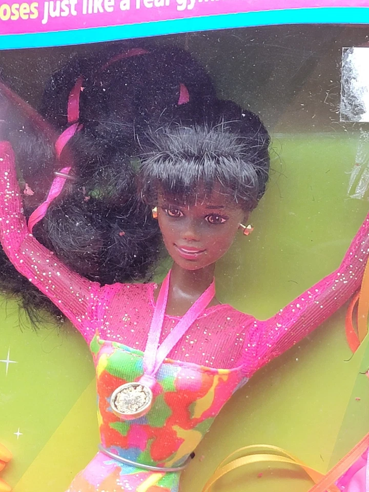 Barbie afroamericana Mattel Pink Gymnast 1994 #12153 rara en caja original Foto 3 de 4
