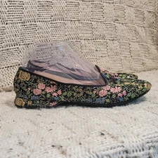 Vintage Daniel Green Floral Tapestry Comfy Slippers Made in USA Women's Size 6