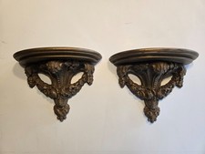 Coppia di mensole da parete vintage in legno ornato dorato anni '40