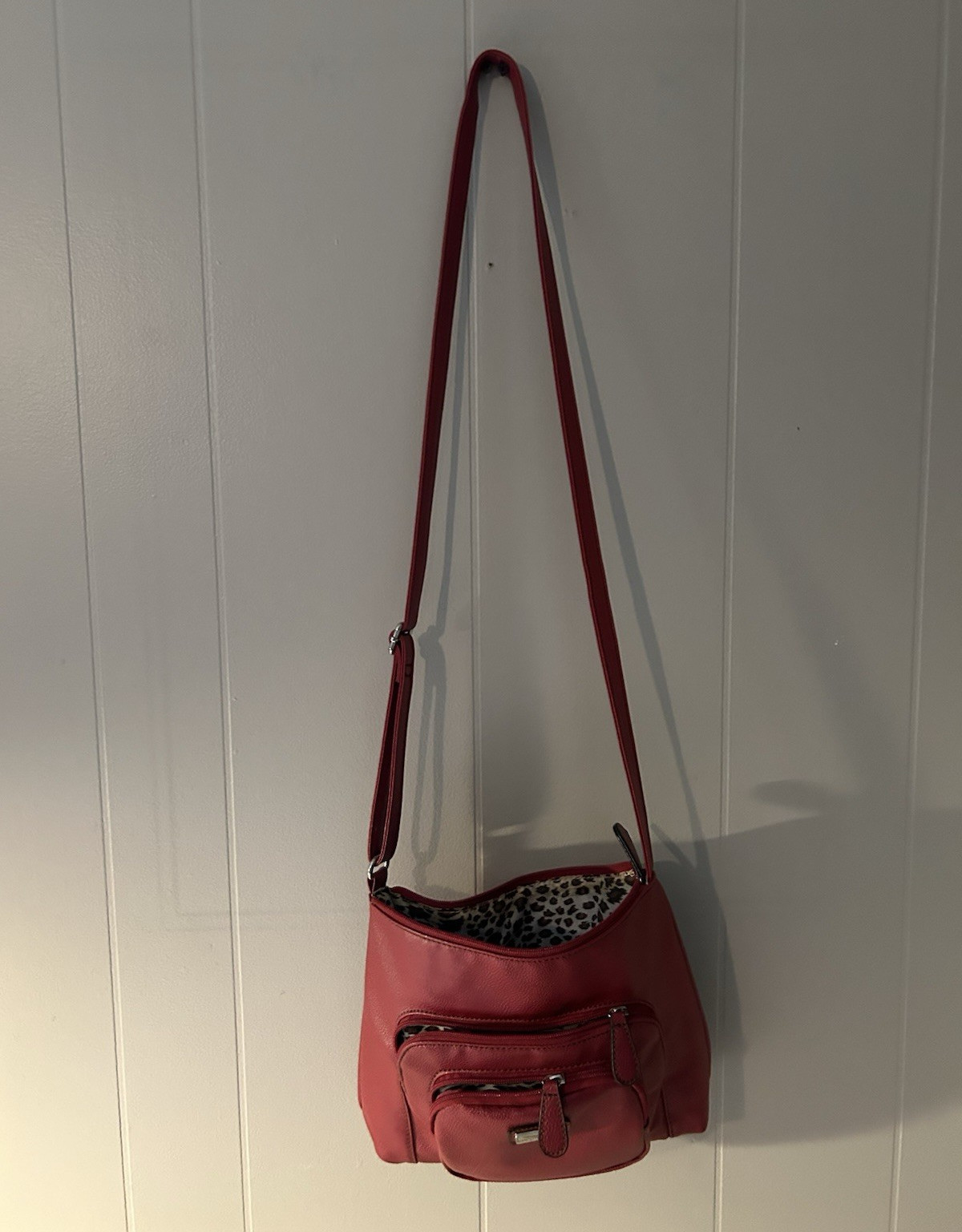 Jaclyn Smith Women’s Red Pebbled Zip Crossbody Bag Adjustable Strap Pockets