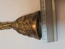 Schwere Messing Handglocke mit B&auml;uerin & Bauernleben Relief Vintage 14 cm