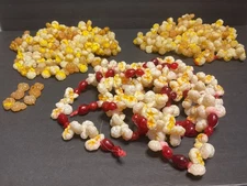 VTG-3 STRINGS CARMEL/BUTTER/CRANBERRY POPCORN BLOW MOLD CHRISTMAS TREE GARLAND