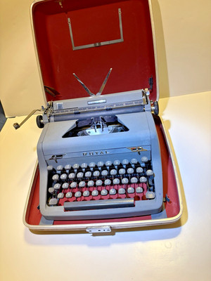 SERVICED! 1951 Quiet de Luxe by Royal Portable Typewriter Gray VINTAGE