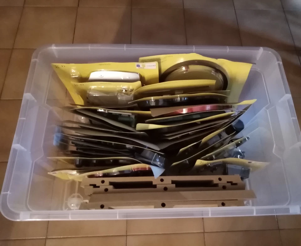 COSTRUISCI IL MITICO TRATTORE SUPER LANDINI SCALA 1:8 HACHETTE - COMPLETO - Immagine 4 di 4