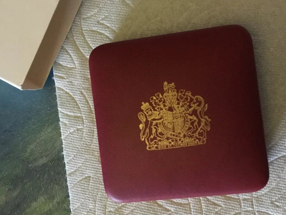 *RARE U.K. 2018 MAUNDY 4 Coins STERLING SILVER PROOF SET w/Orig. ROYAL MINT Box! - Image 2 of 4